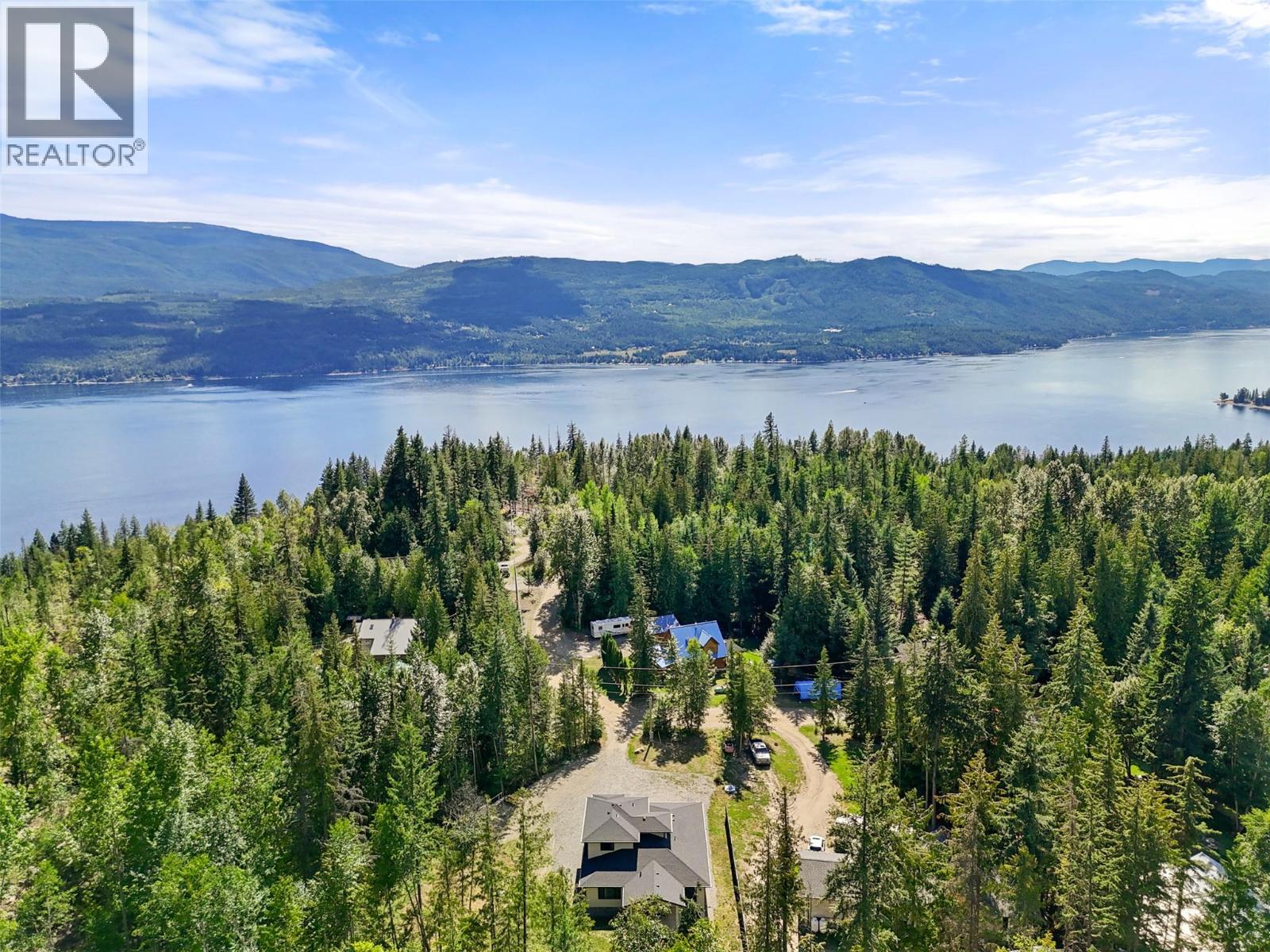 7670 Mountain Drive, Anglemont, British Columbia  V0E 1M8 - Photo 39 - 10404254
