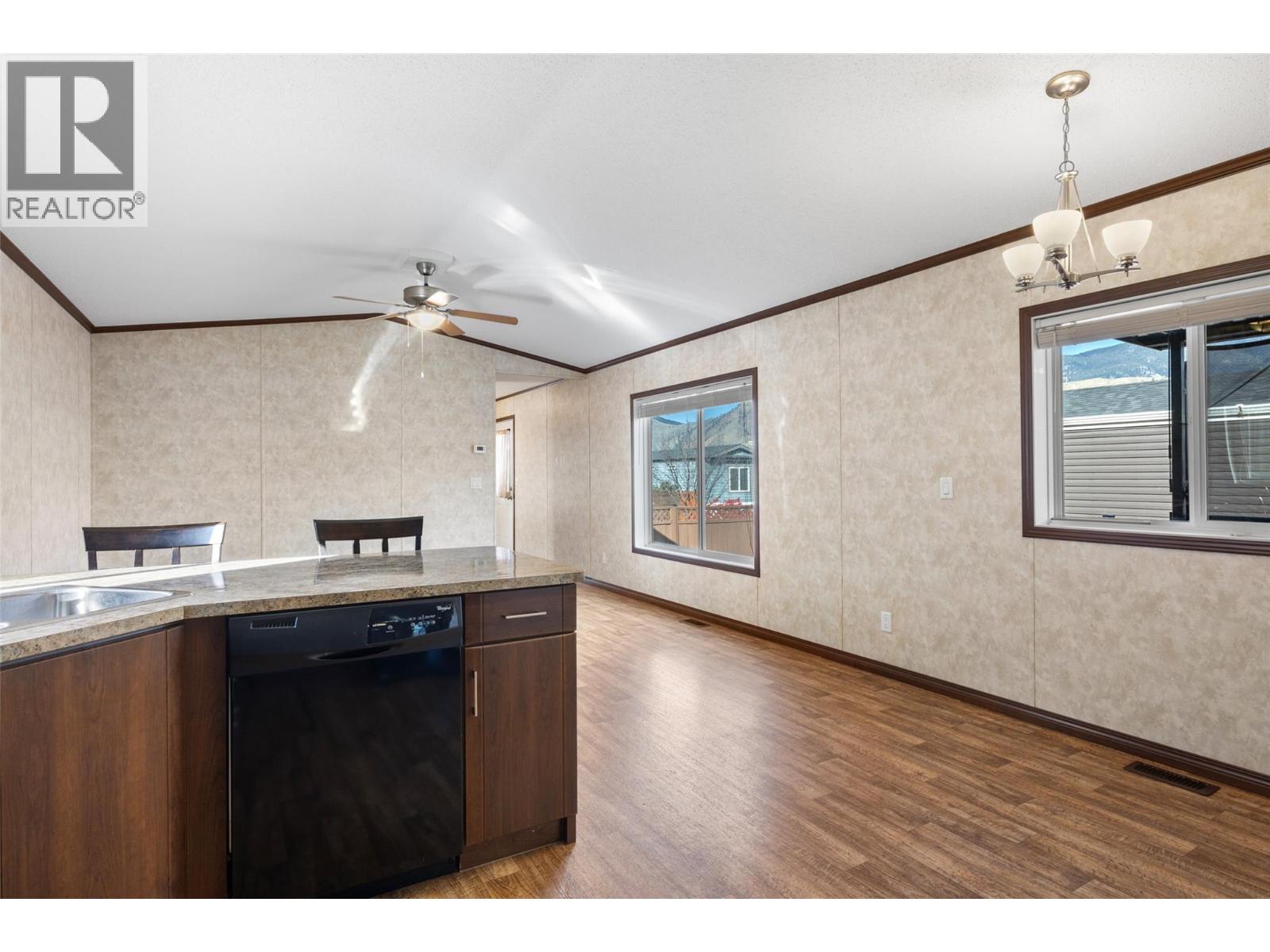 7805 Dallas Drive Unit# 27, Kamloops, British Columbia  V2C 0E5 - Photo 11 - 10404148