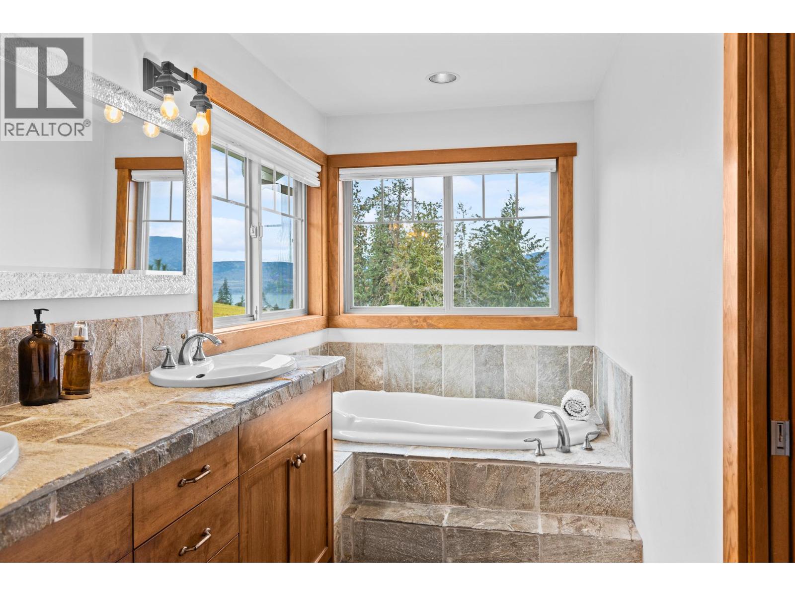 478 Okaview Road, Kelowna, British Columbia  V1Y 7R3 - Photo 33 - 10404104