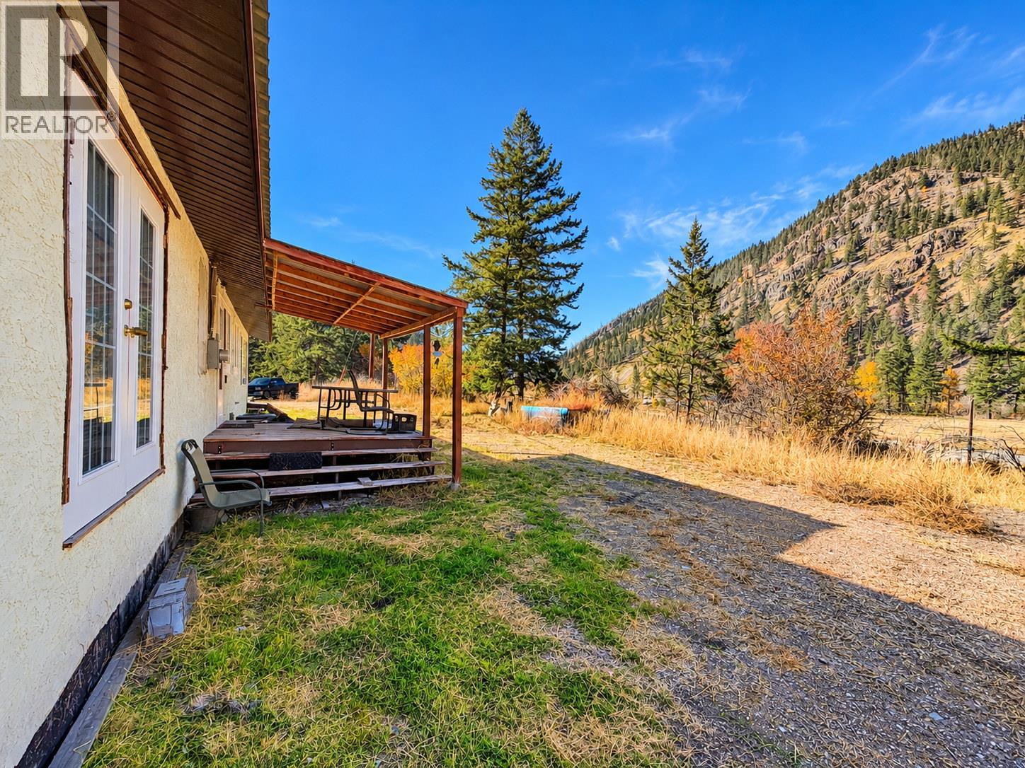 727 Highway 3 Highway E, Princeton, British Columbia  V0X 1W0 - Photo 5 - 10404261