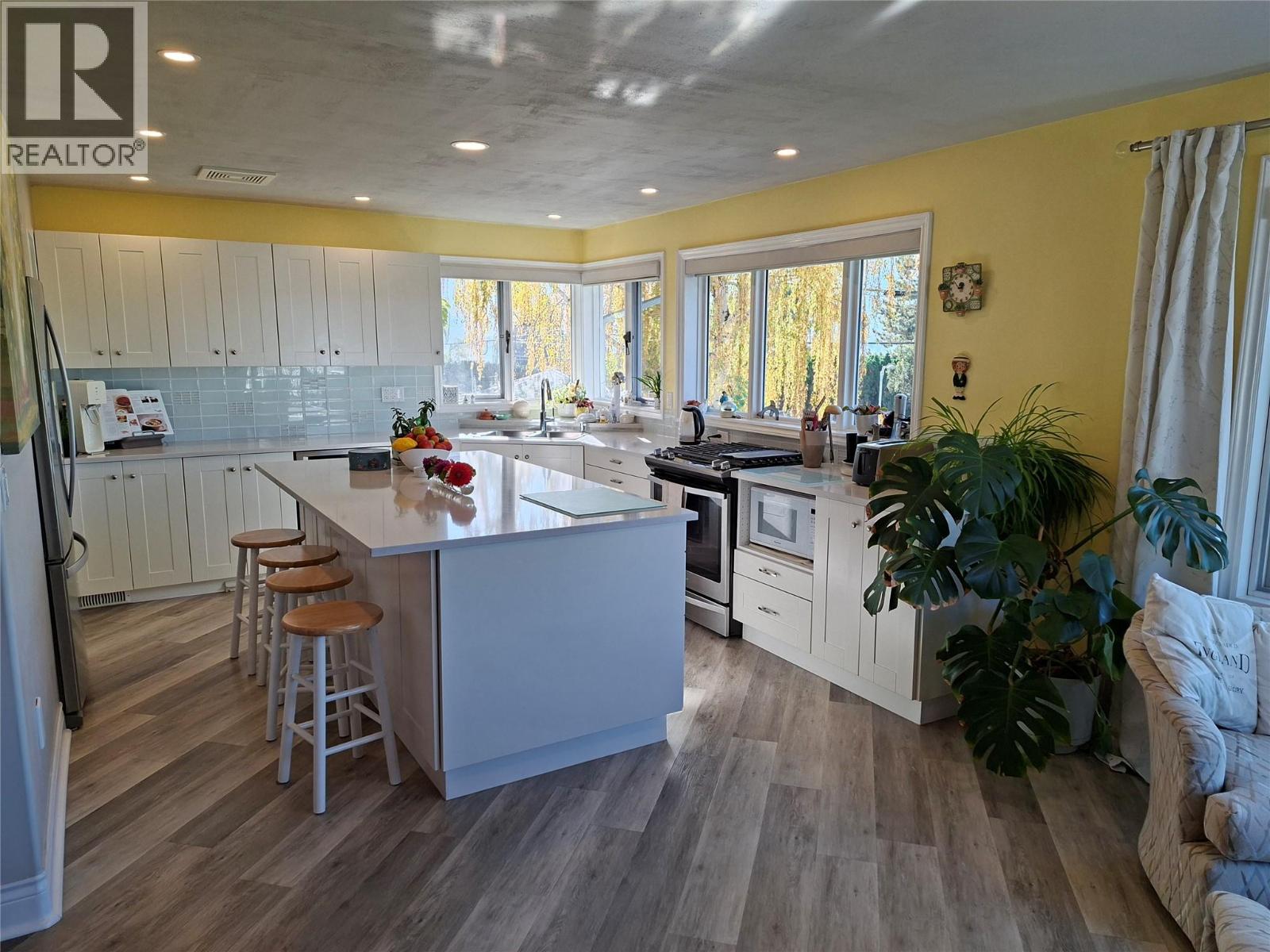 4306 36th Avenue, Osoyoos, British Columbia  V0H 1V6 - Photo 2 - 10404315