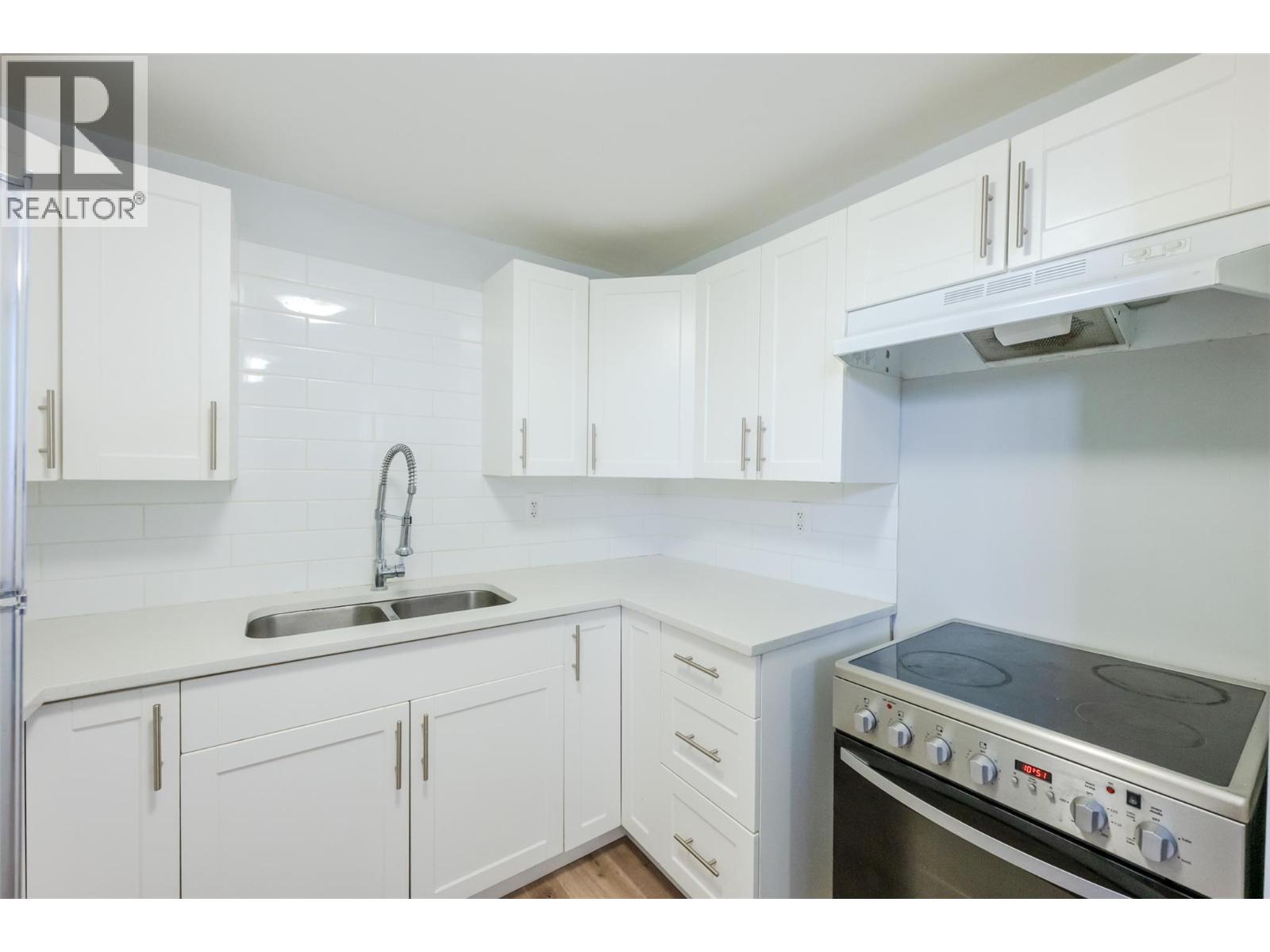 724 School Avenue, Oliver, British Columbia  V0H 1T0 - Photo 32 - 10404024