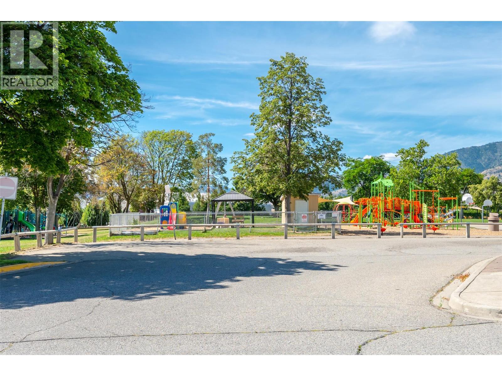 724 School Avenue, Oliver, British Columbia  V0H 1T0 - Photo 45 - 10404024