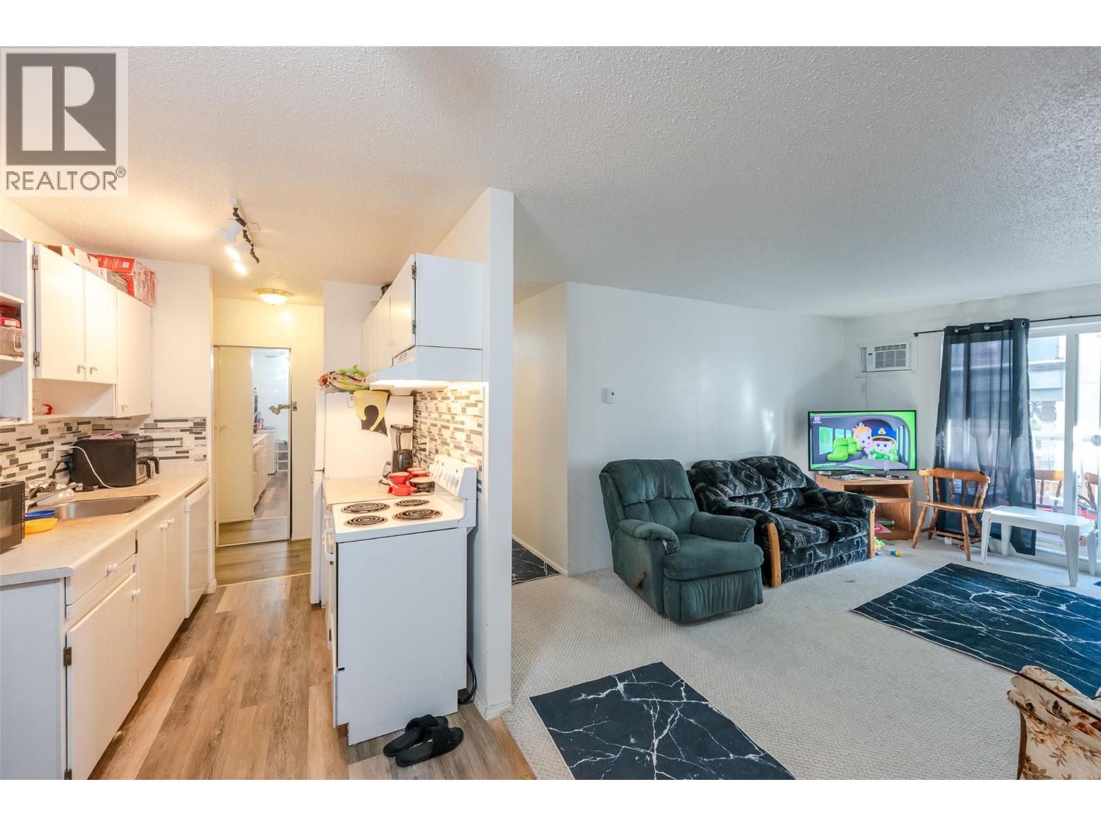 803 Fairview Road Unit# 203, Penticton, British Columbia  V2A 5Y7 - Photo 7 - 10404302