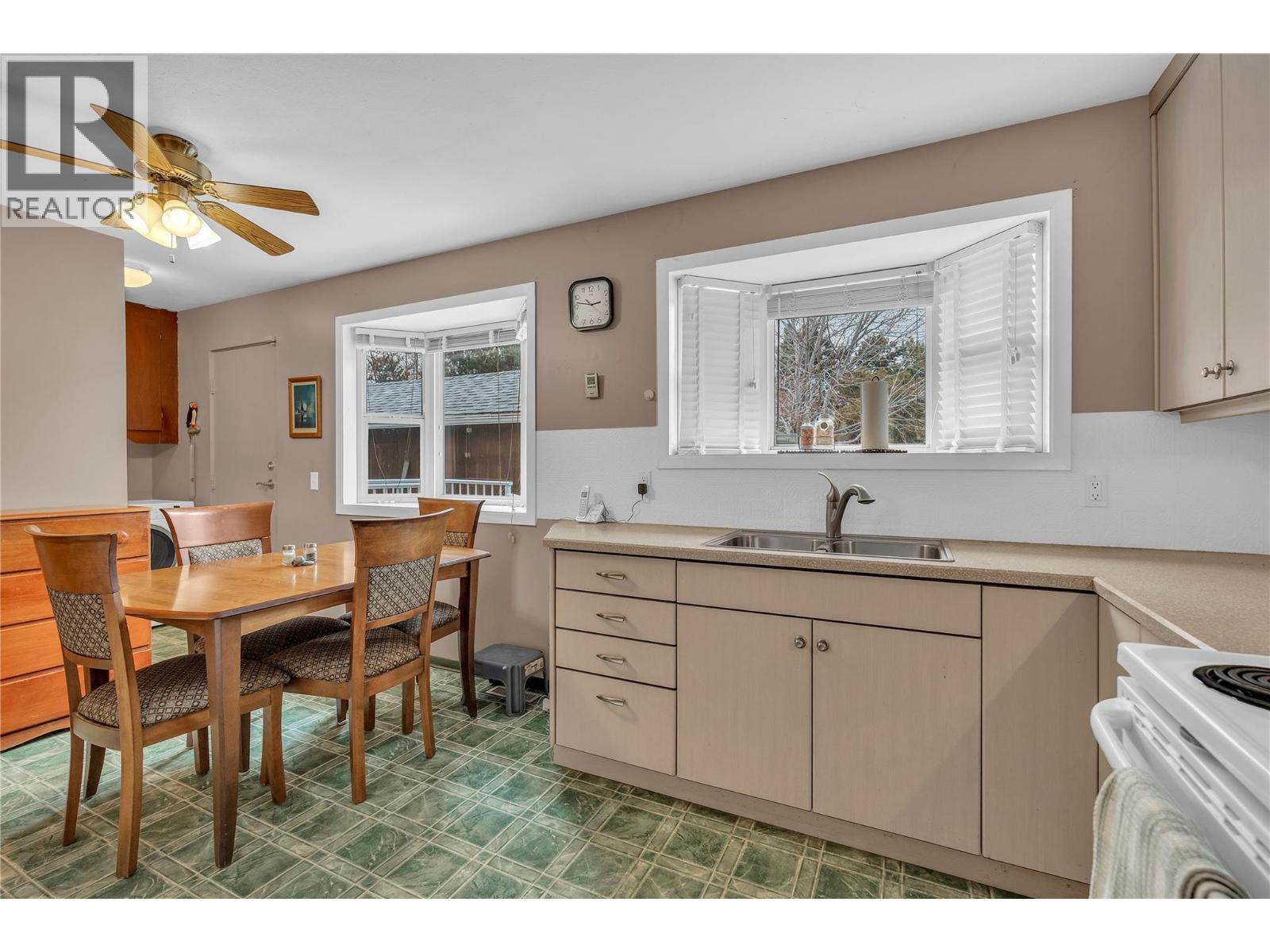 114 Ayres Crescent, Penticton, British Columbia  V2A 6R4 - Photo 5 - 10374362