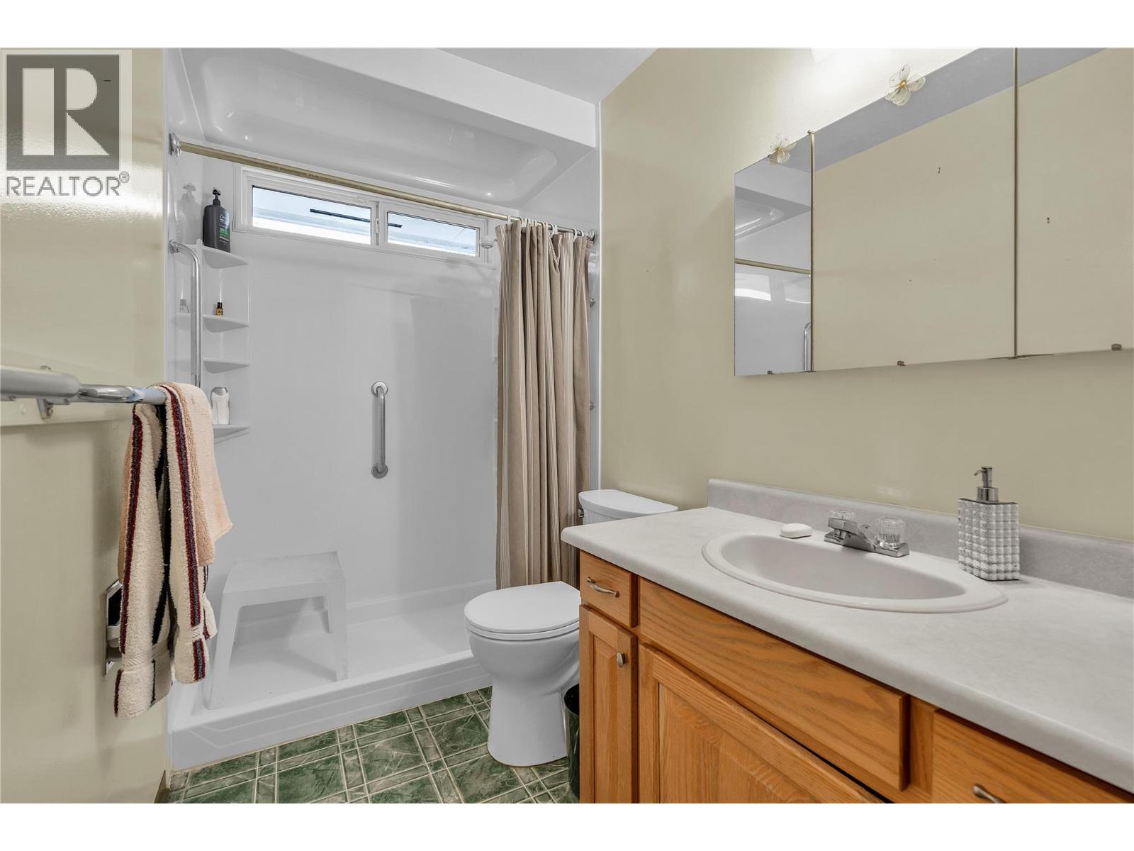 114 Ayres Crescent, Penticton, British Columbia  V2A 6R4 - Photo 9 - 10374362