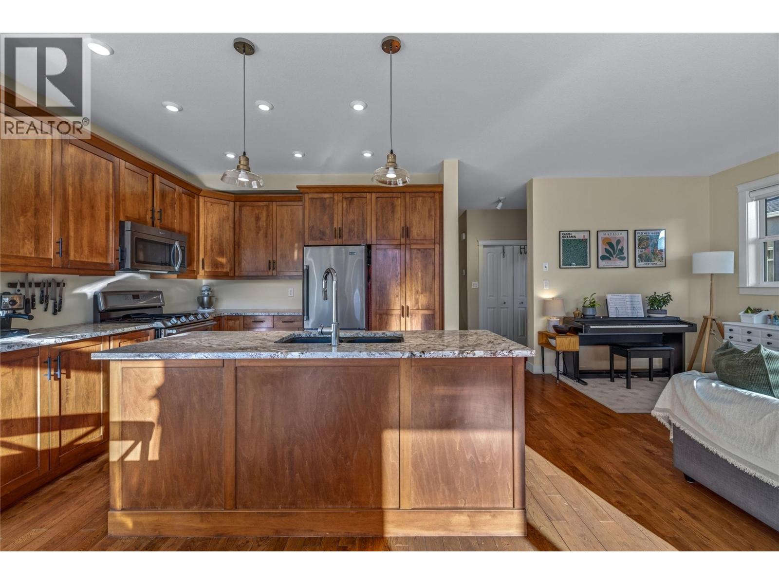 644 Victoria Drive Unit# 101, Penticton, British Columbia  V2A 5N6 - Photo 6 - 10404082