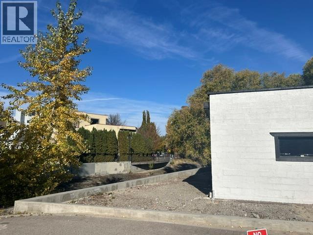 131 Ellis Street, Penticton, British Columbia  V2A 4L4 - Photo 3 - 10404158