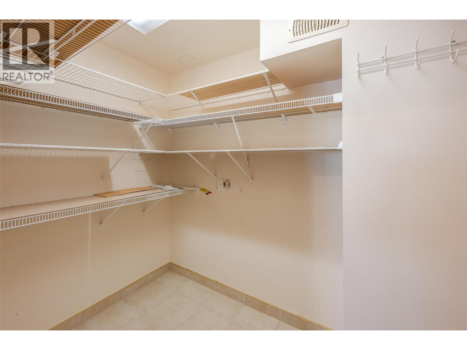 195 Warren Avenue W Unit# 204, Penticton, British Columbia  V2A 3N1 - Photo 34 - 10404427