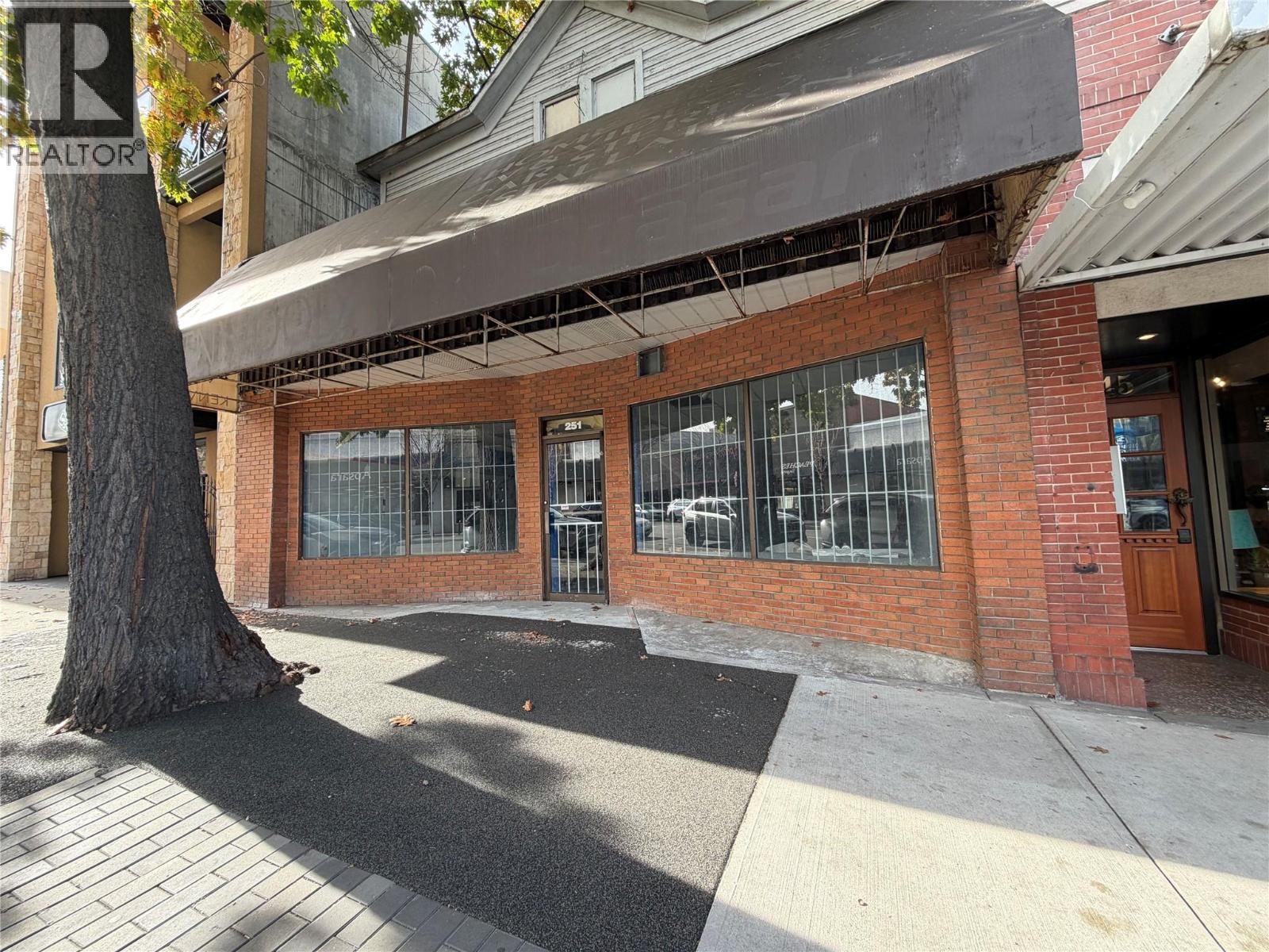 251 Main Street, Penticton, British Columbia  V2A 5B1 - Photo 2 - 10402729
